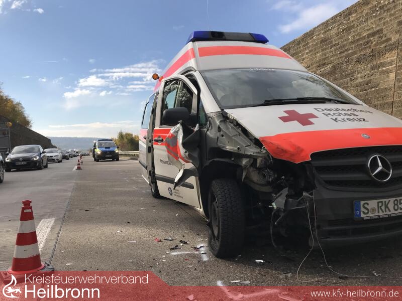 Kreisfeuerwehrverband Heilbronn » Artikel » Wenn Einsatzfahrzeuge selbst in  einem Unfall verwickelt sind